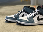 AIR JORDAN 1 MID “FEARLESS”
