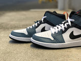 AIR JORDAN 1 MID “FEARLESS”