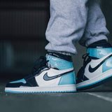 Jordan 1 Wmns Retro High OG 'Blue Chill/UNC Patent'